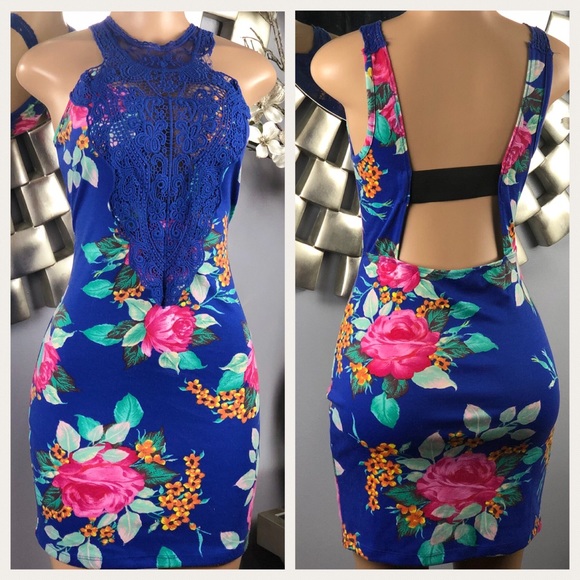 Dresses & Skirts - 🔥 Sexy Floral Mini Dress with Lace Neck